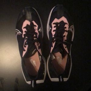 Women’s Nike sneakers
